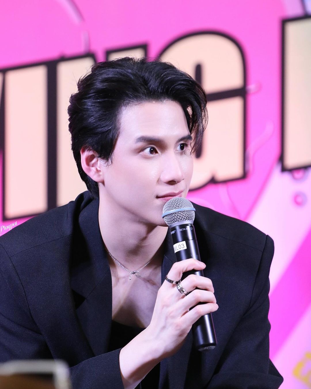 พี - พีรวิชญ์ พลอยนำพล