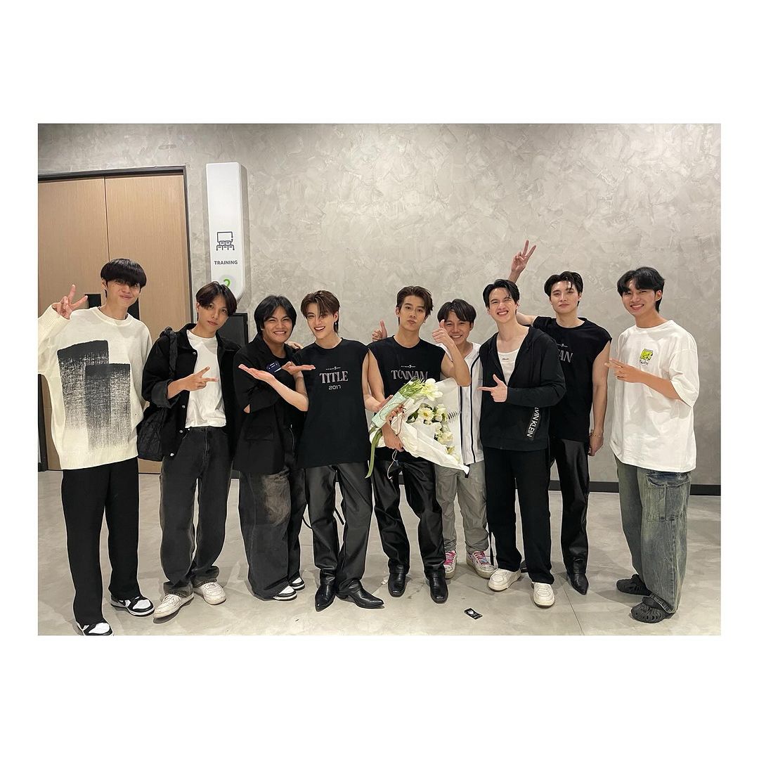 พี - พีรวิชญ์ พลอยนำพล
