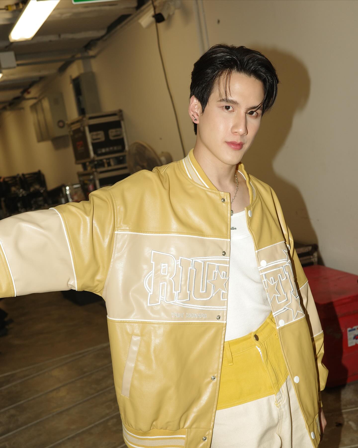 พี - พีรวิชญ์ พลอยนำพล