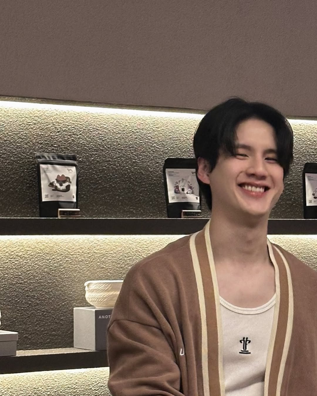 พี - พีรวิชญ์ พลอยนำพล