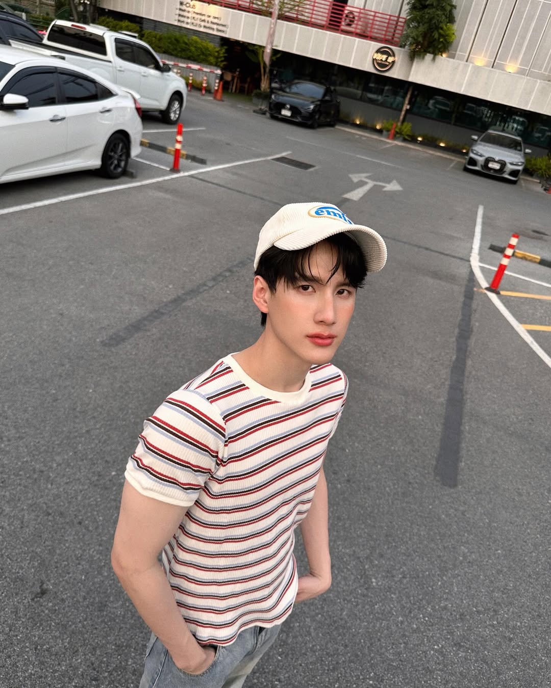 พี - พีรวิชญ์ พลอยนำพล