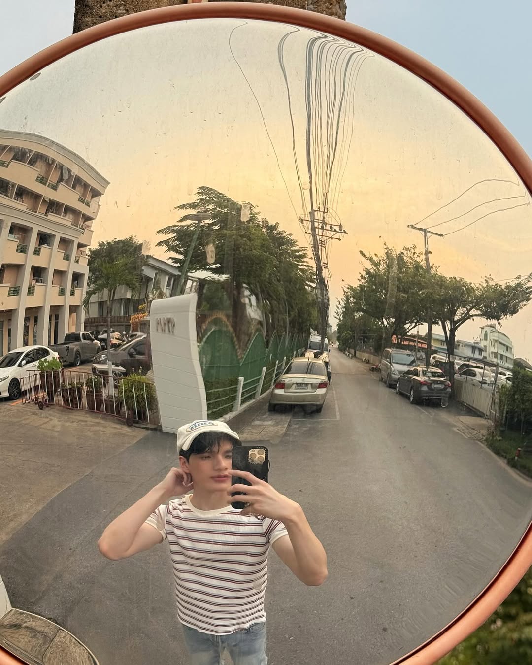 พี - พีรวิชญ์ พลอยนำพล