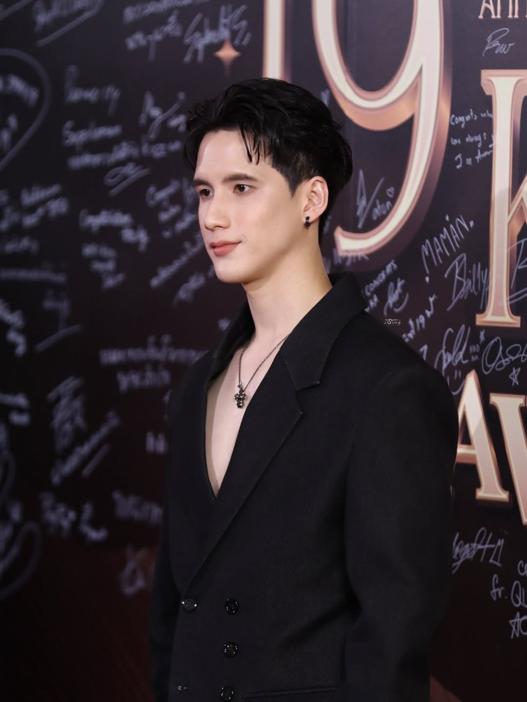 พี - พีรวิชญ์ พลอยนำพล