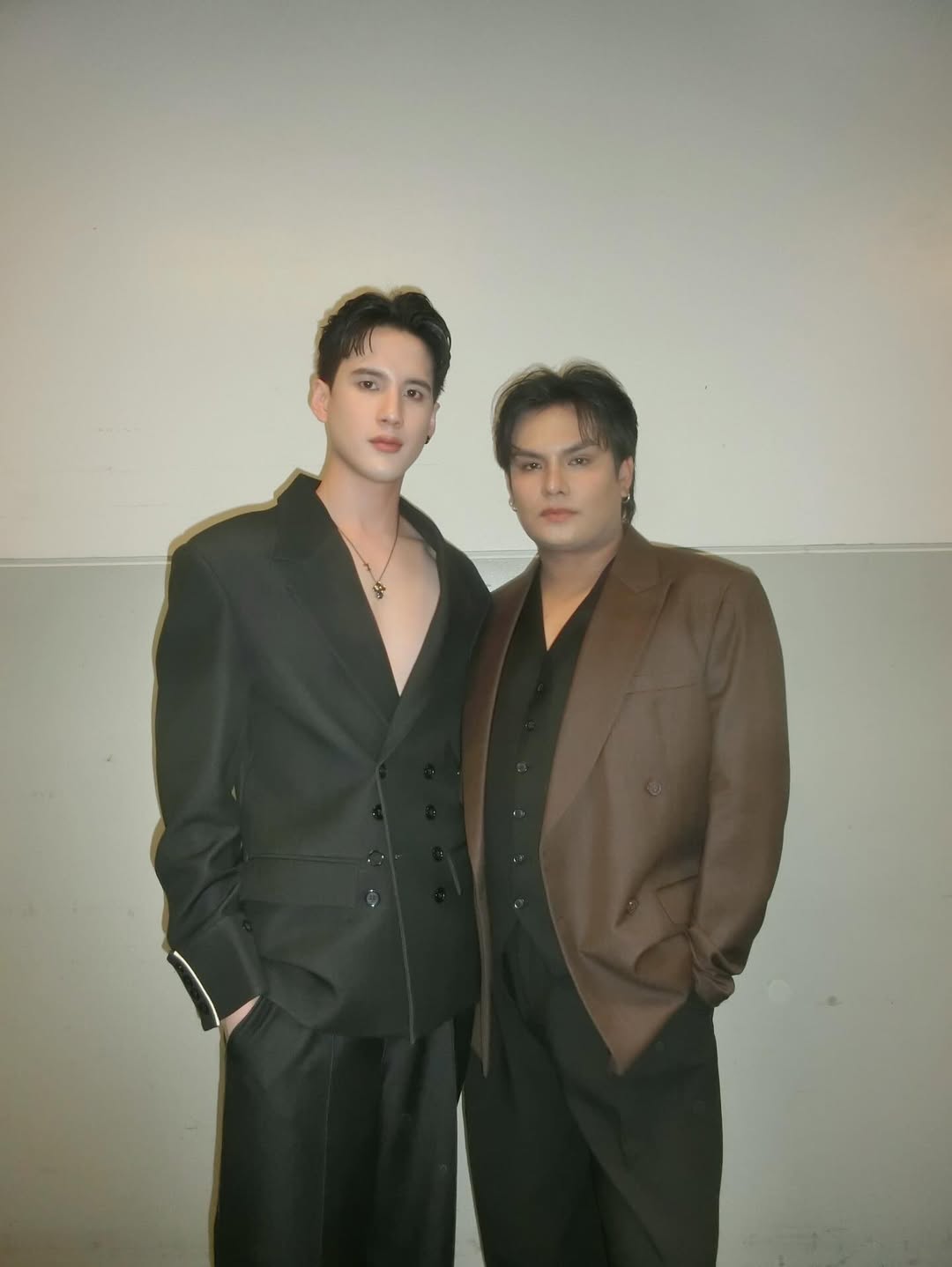 พี - พีรวิชญ์ พลอยนำพล