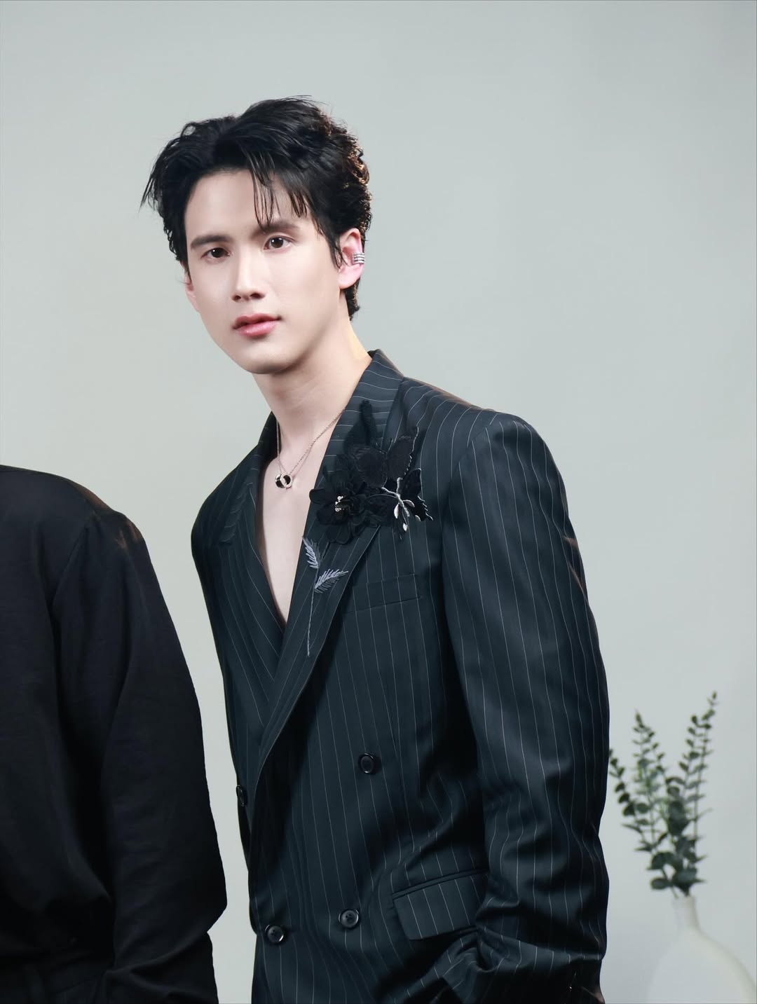 พี - พีรวิชญ์ พลอยนำพล