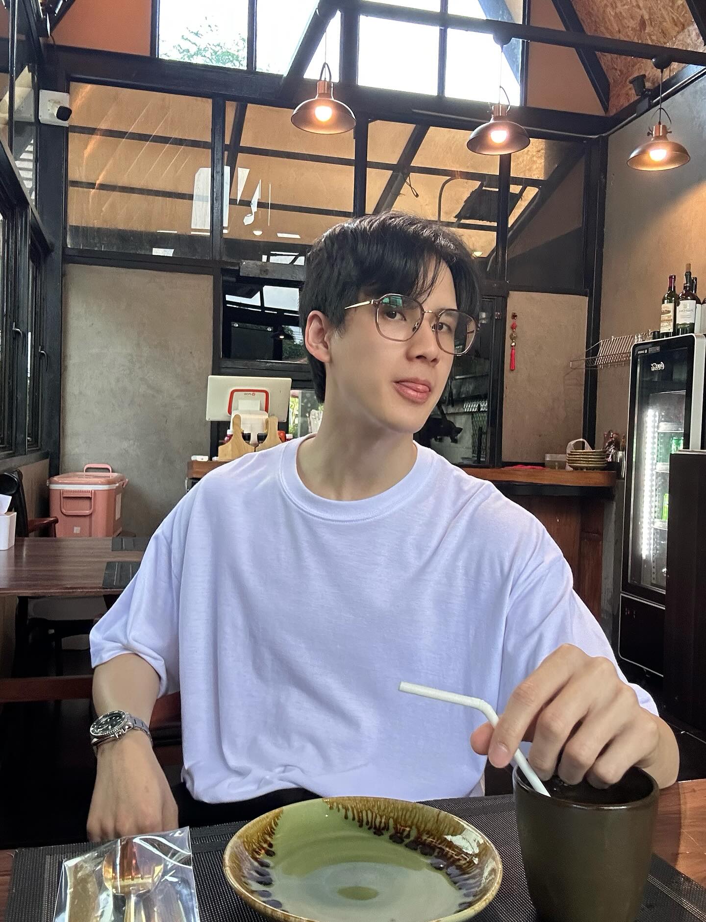 พี - พีรวิชญ์ พลอยนำพล