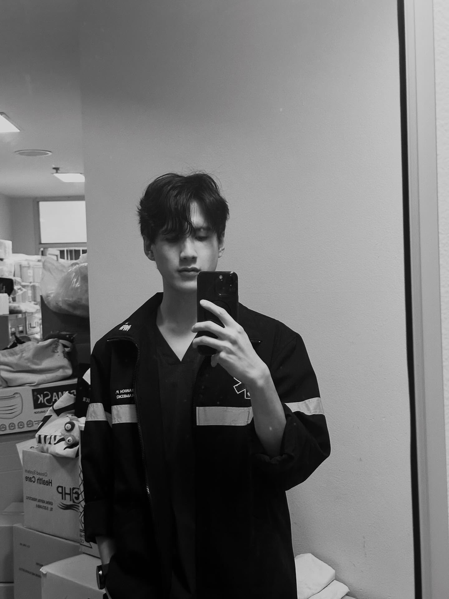 พี - พีรวิชญ์ พลอยนำพล