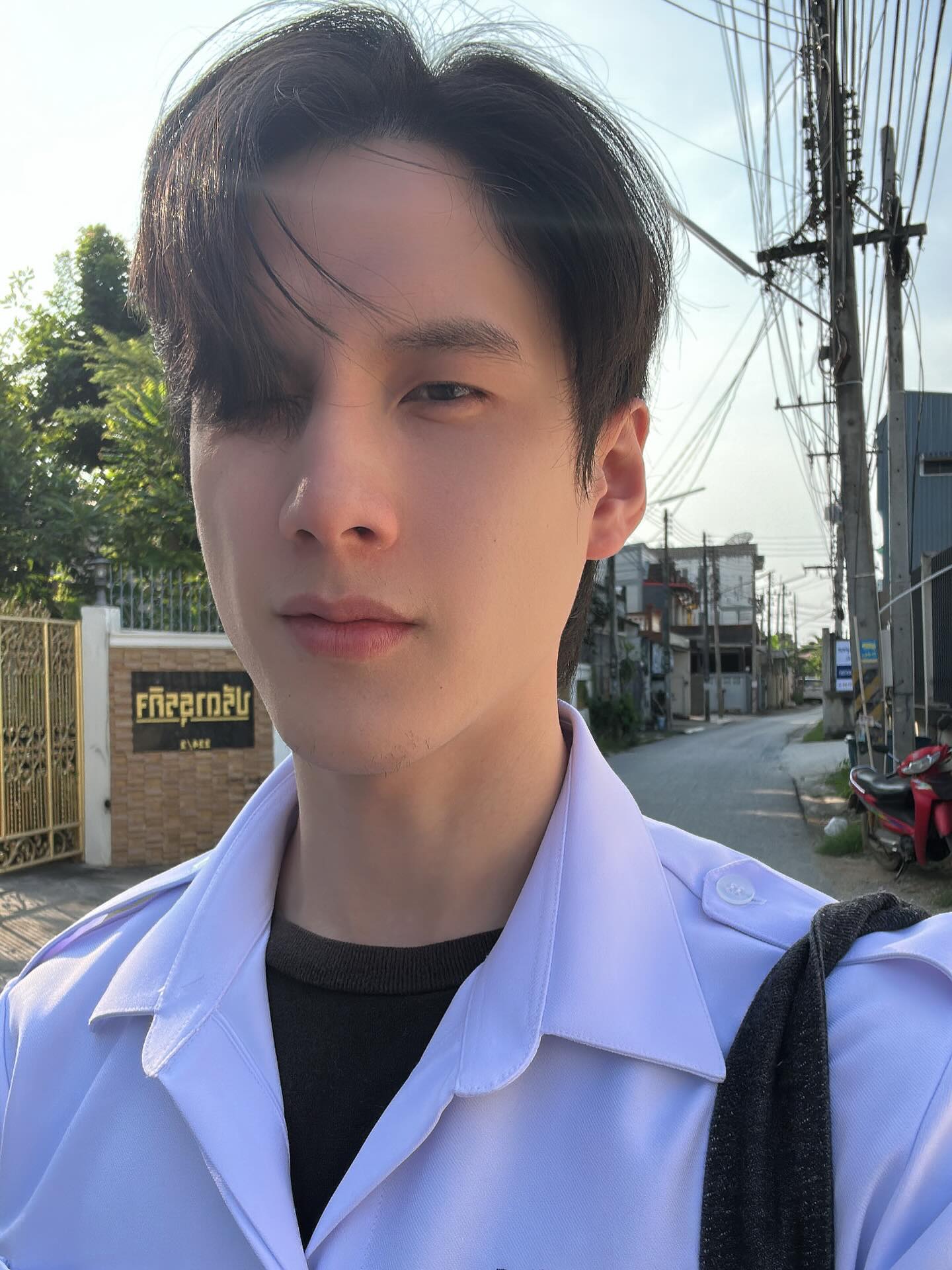 พี - พีรวิชญ์ พลอยนำพล