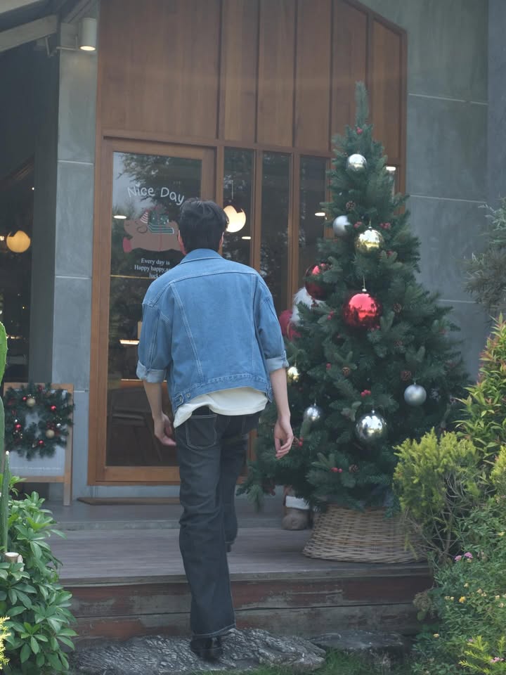 พี - พีรวิชญ์ พลอยนำพล