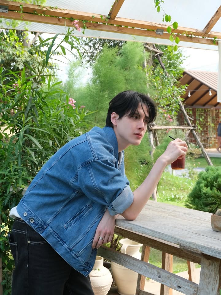 พี - พีรวิชญ์ พลอยนำพล