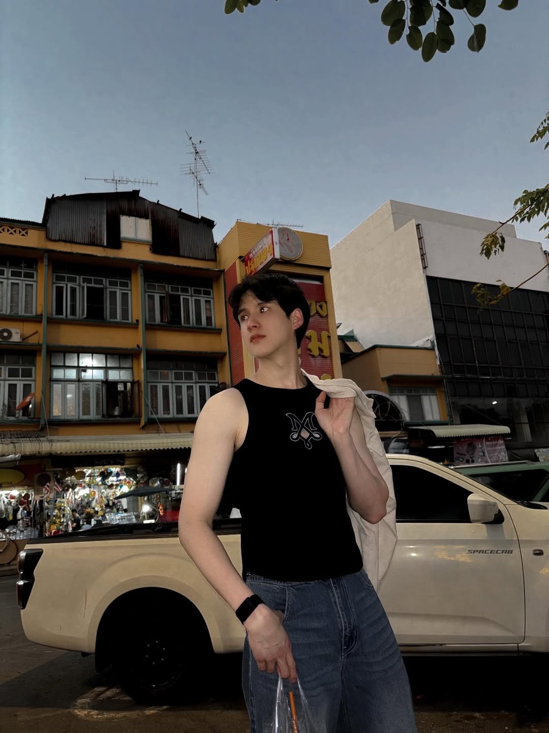 พี - พีรวิชญ์ พลอยนำพล