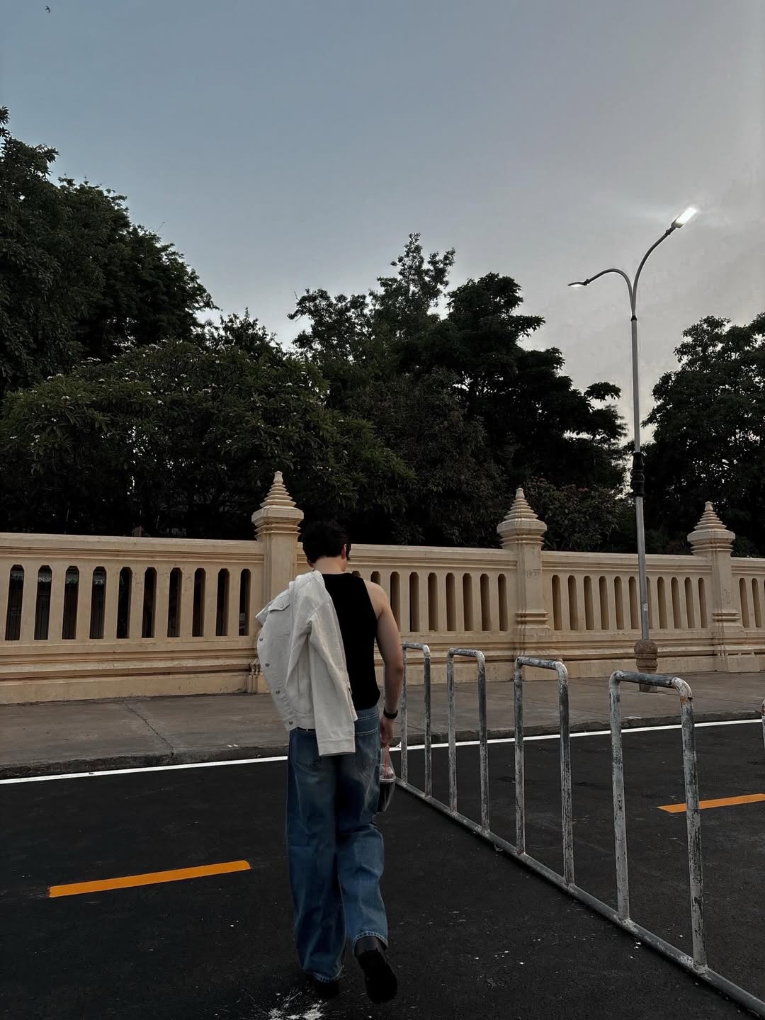 พี - พีรวิชญ์ พลอยนำพล