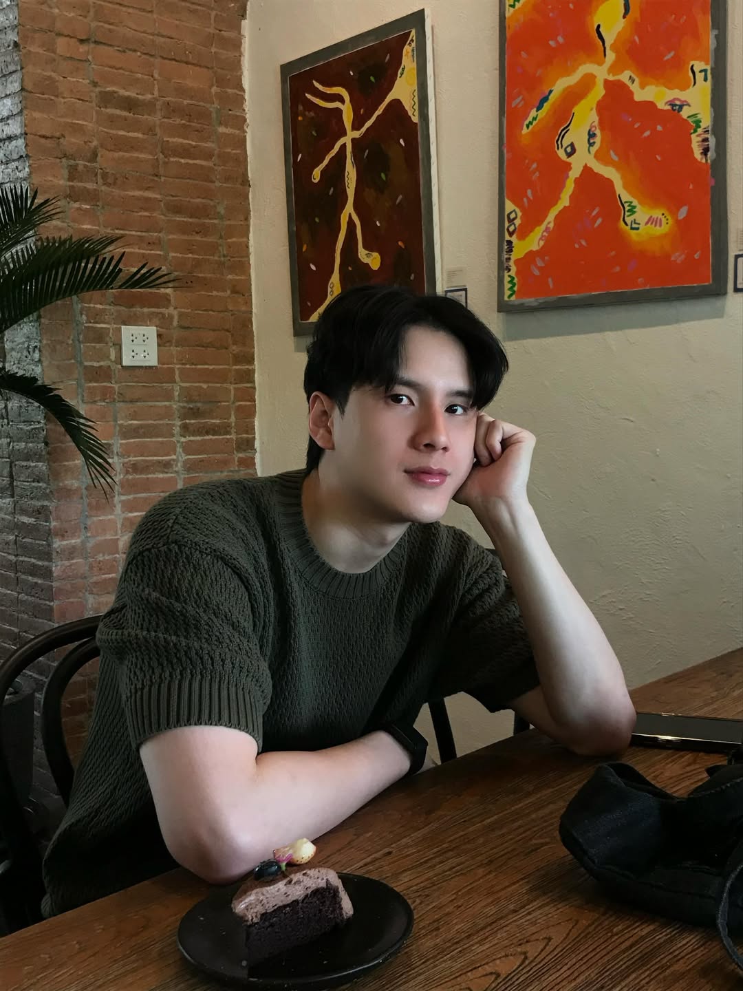 พี - พีรวิชญ์ พลอยนำพล