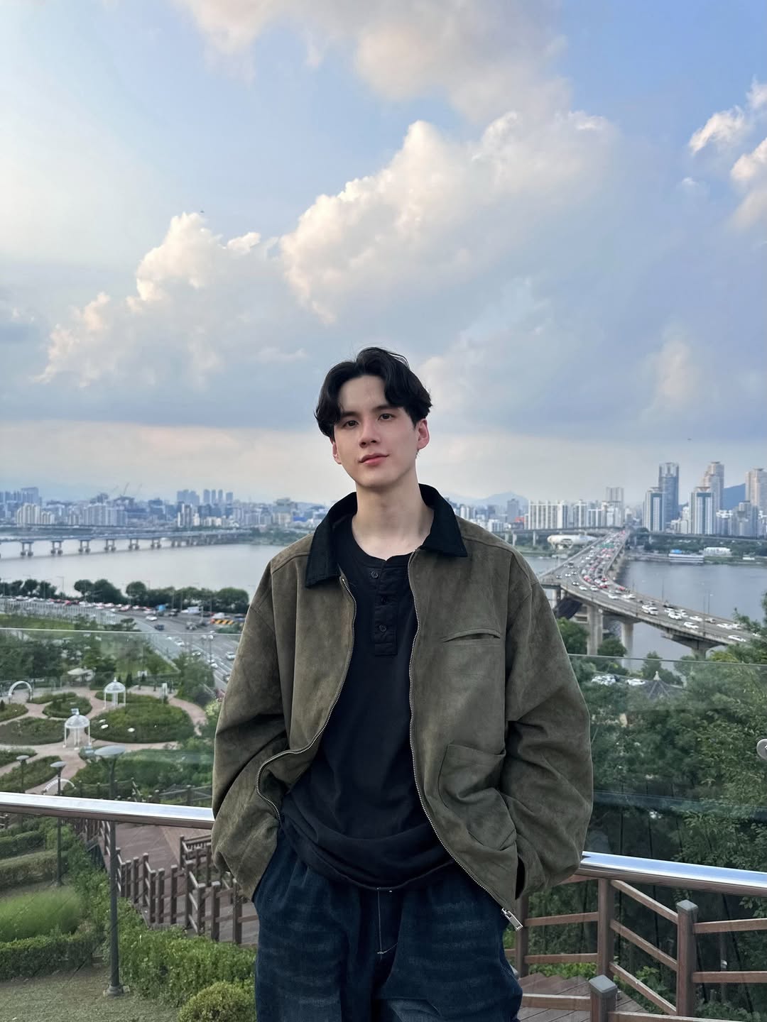 พี - พีรวิชญ์ พลอยนำพล