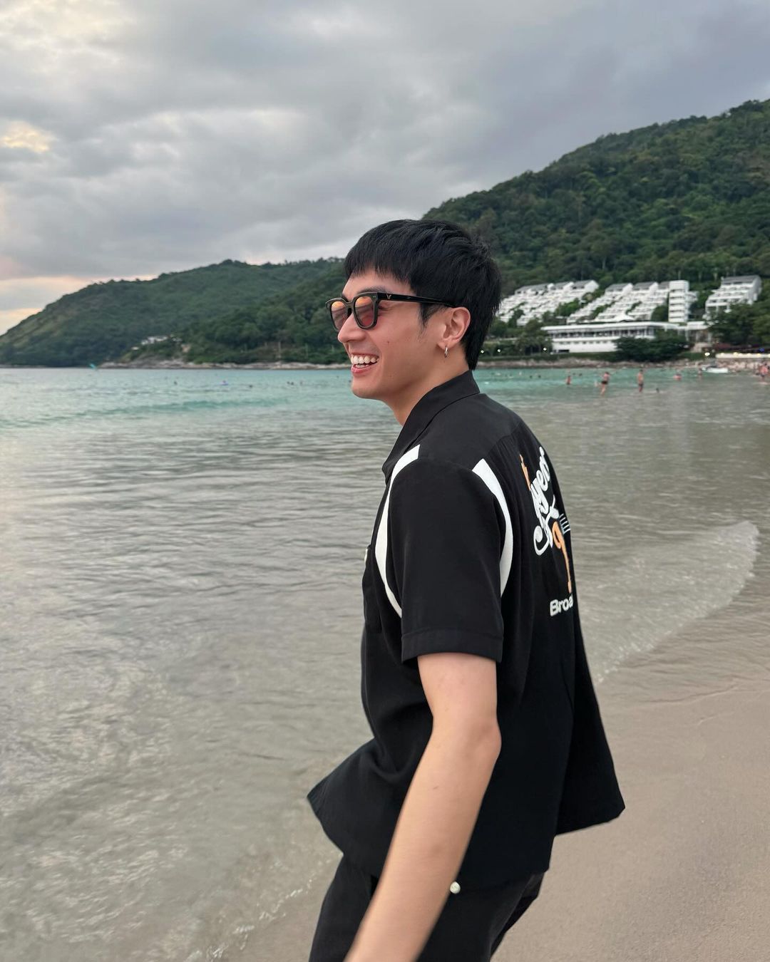 โอบ - โอบนิธิ วิวรรธนวรางค์