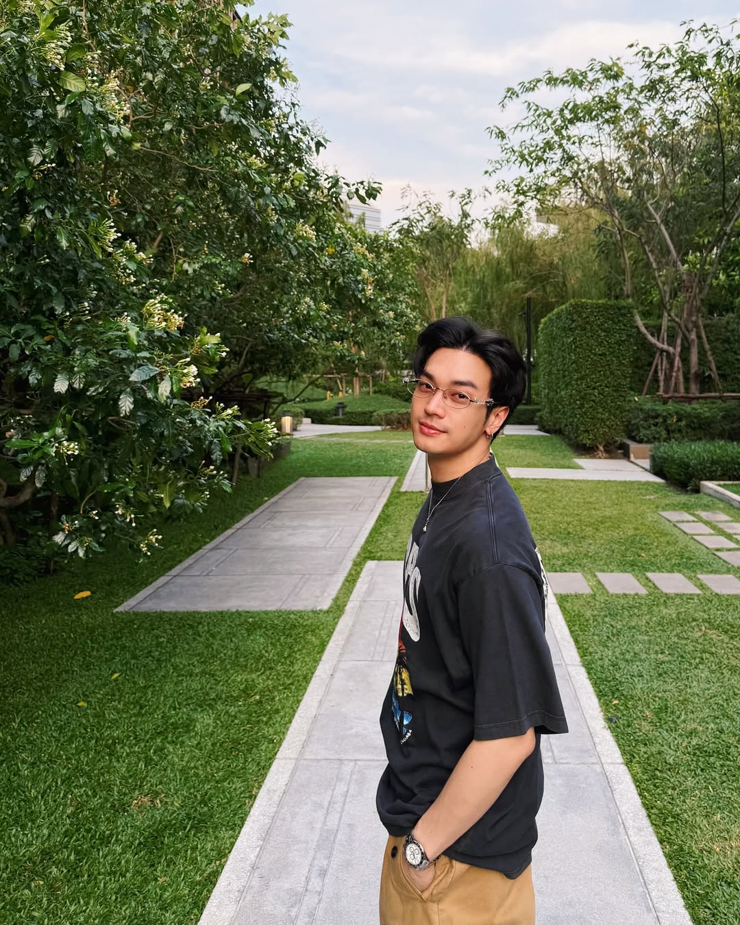 โอบ - โอบนิธิ วิวรรธนวรางค์