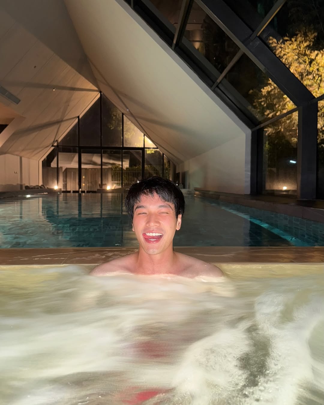 โอบ - โอบนิธิ วิวรรธนวรางค์