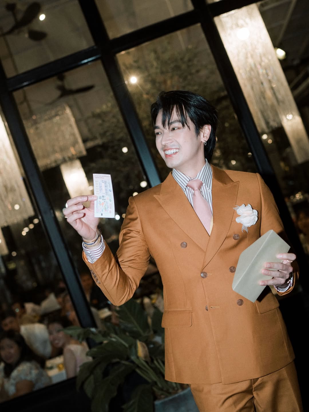 โอบ - โอบนิธิ วิวรรธนวรางค์