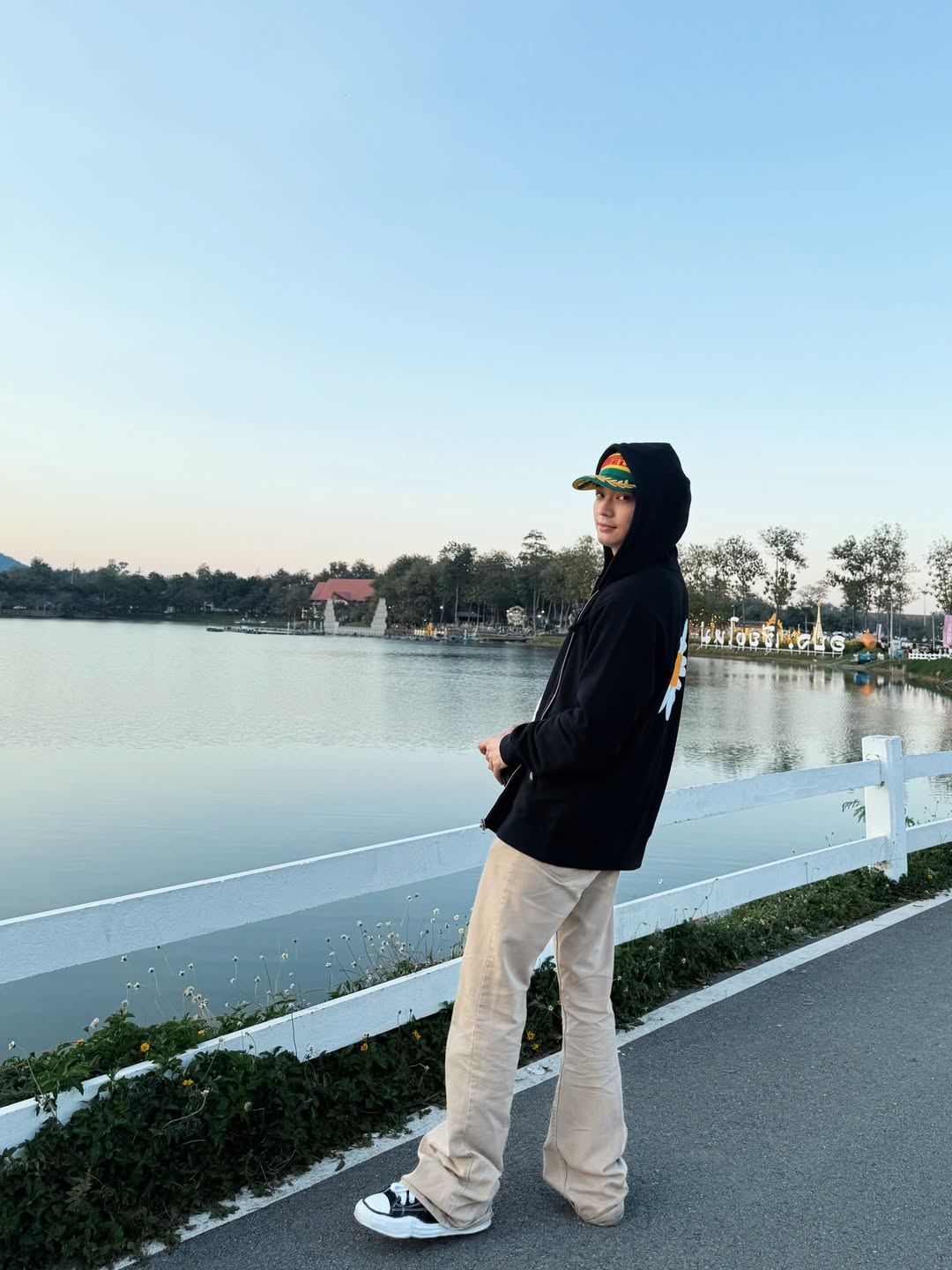 โอบ - โอบนิธิ วิวรรธนวรางค์