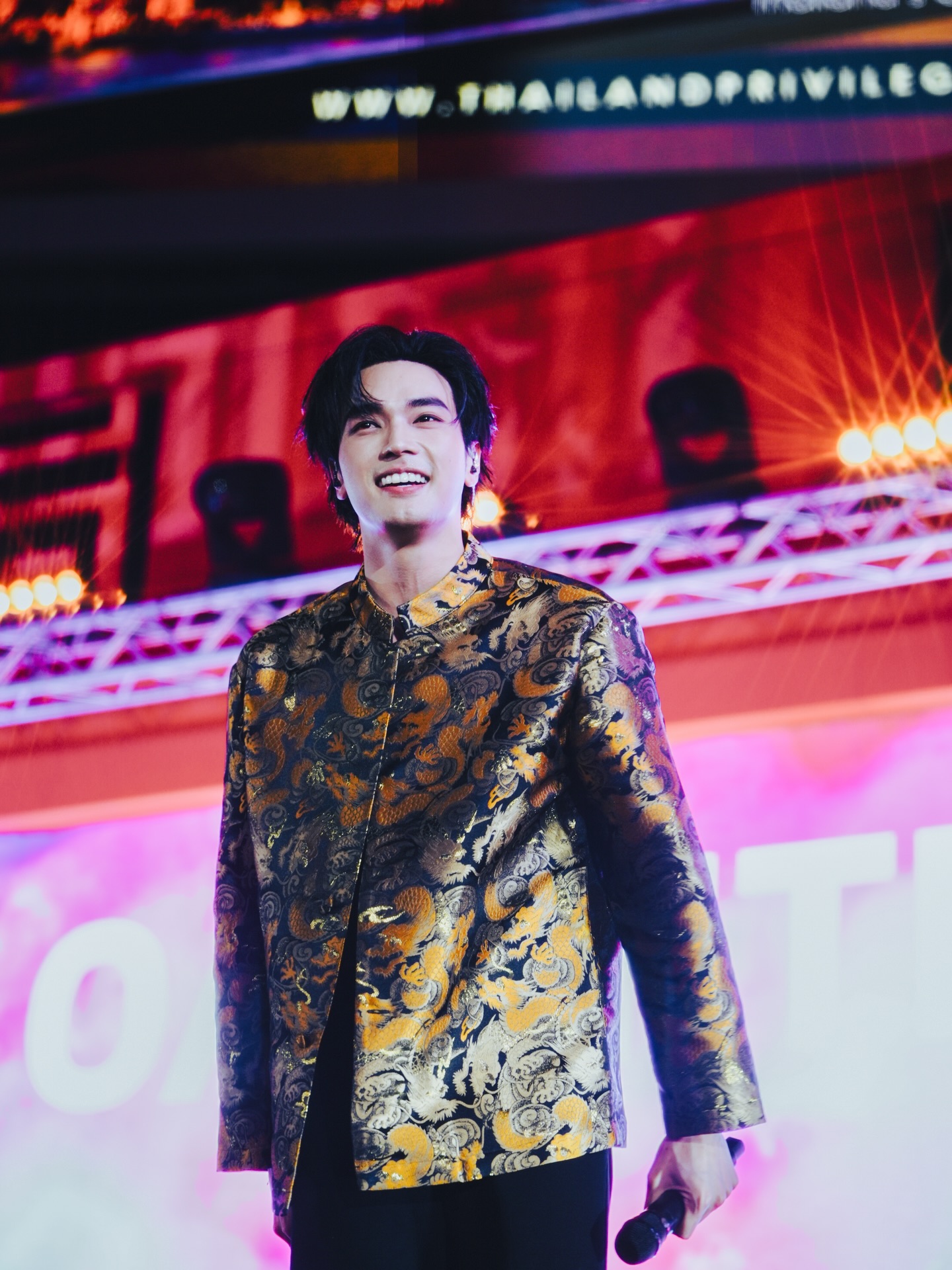 โอบ - โอบนิธิ วิวรรธนวรางค์