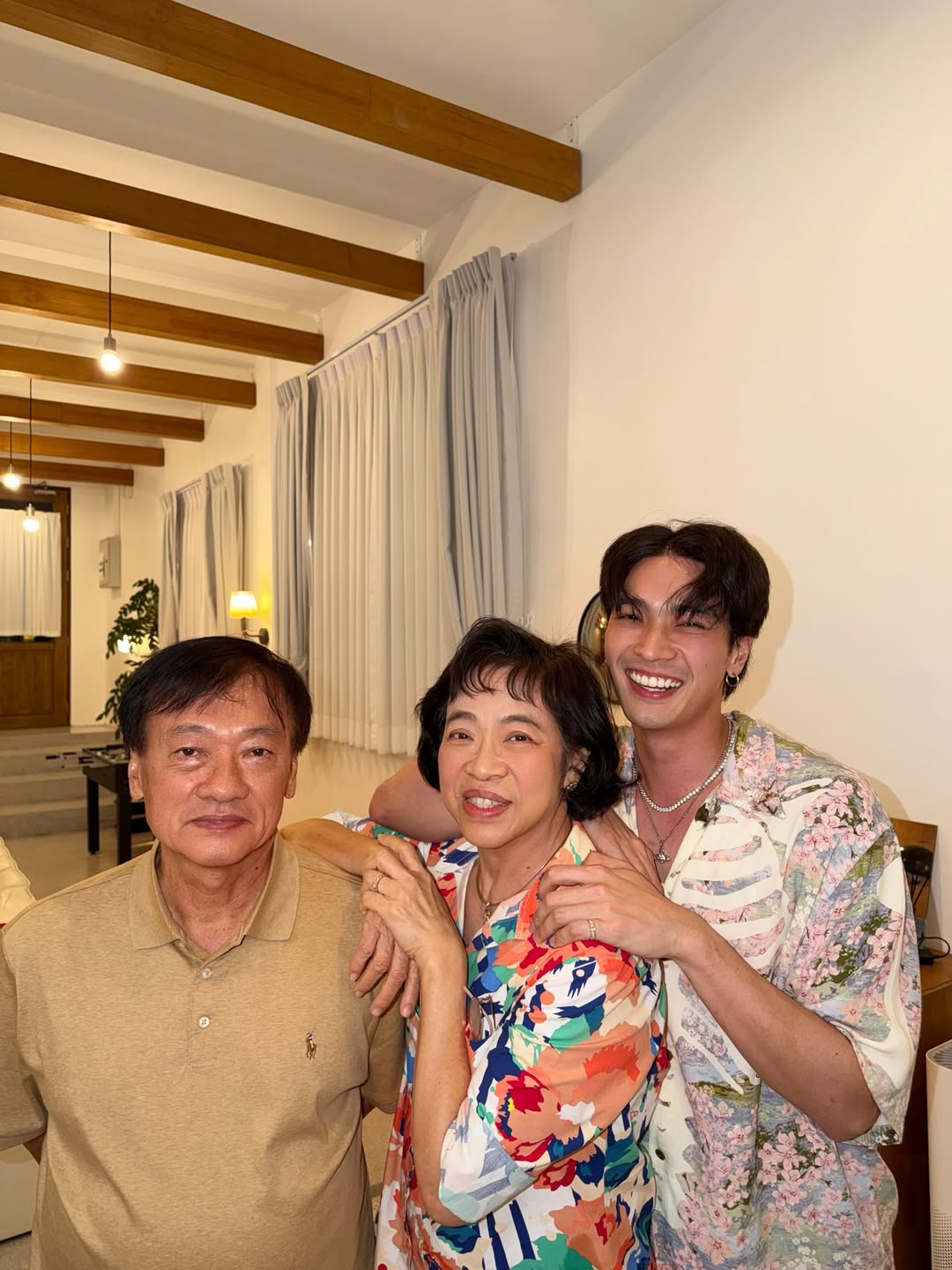 โอบ - โอบนิธิ วิวรรธนวรางค์