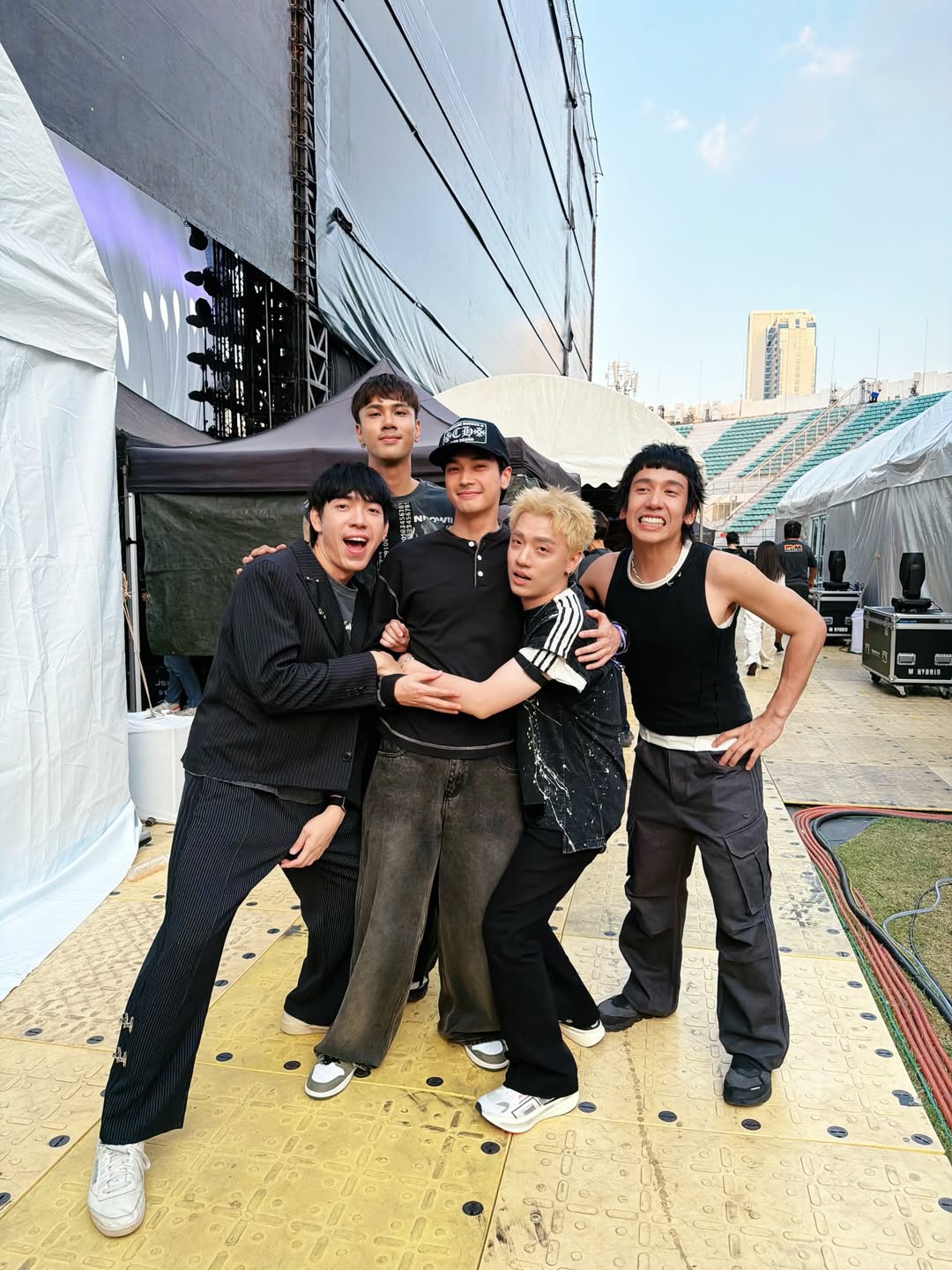 โอบ - โอบนิธิ วิวรรธนวรางค์