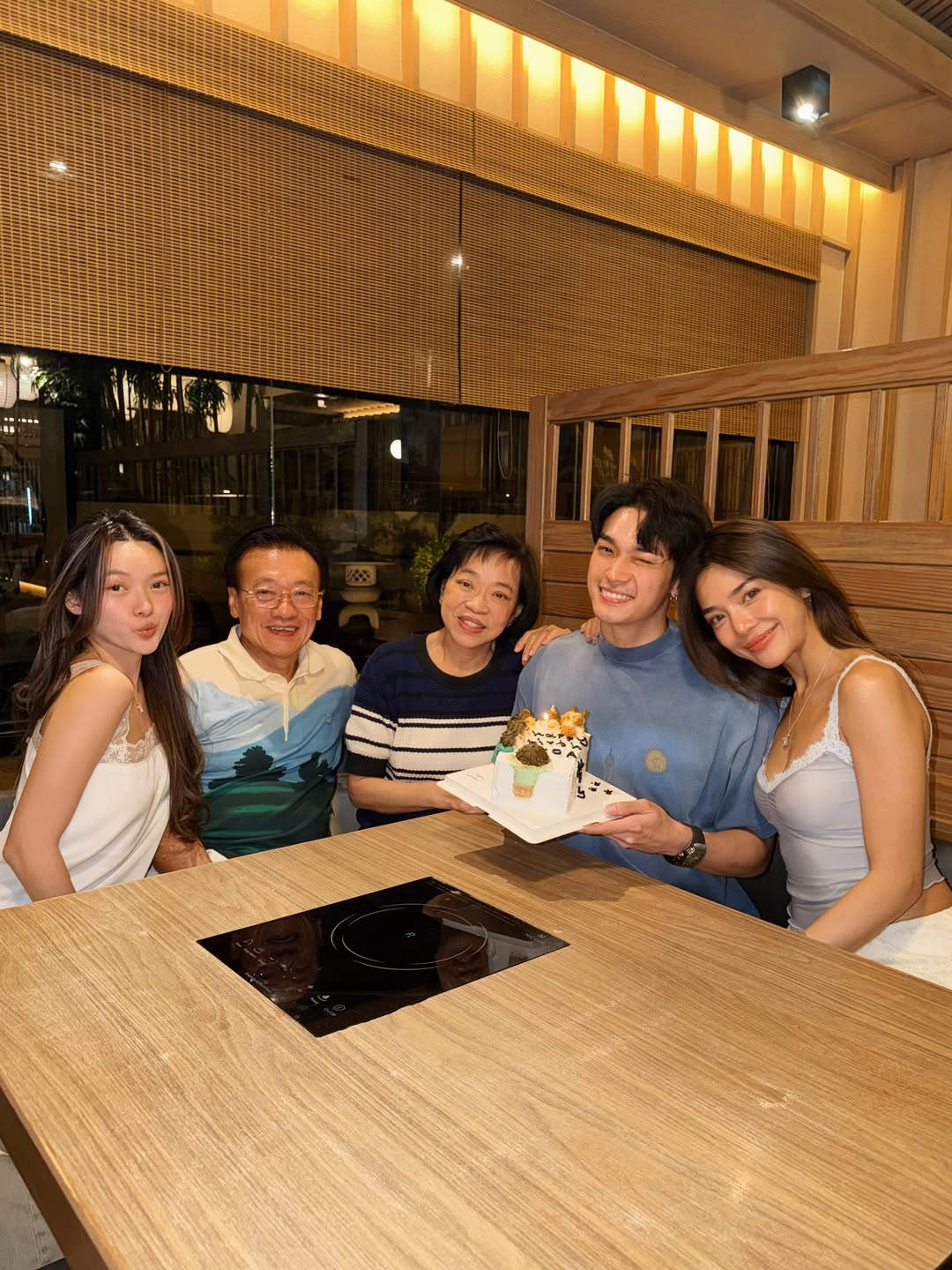 โอบ - โอบนิธิ วิวรรธนวรางค์