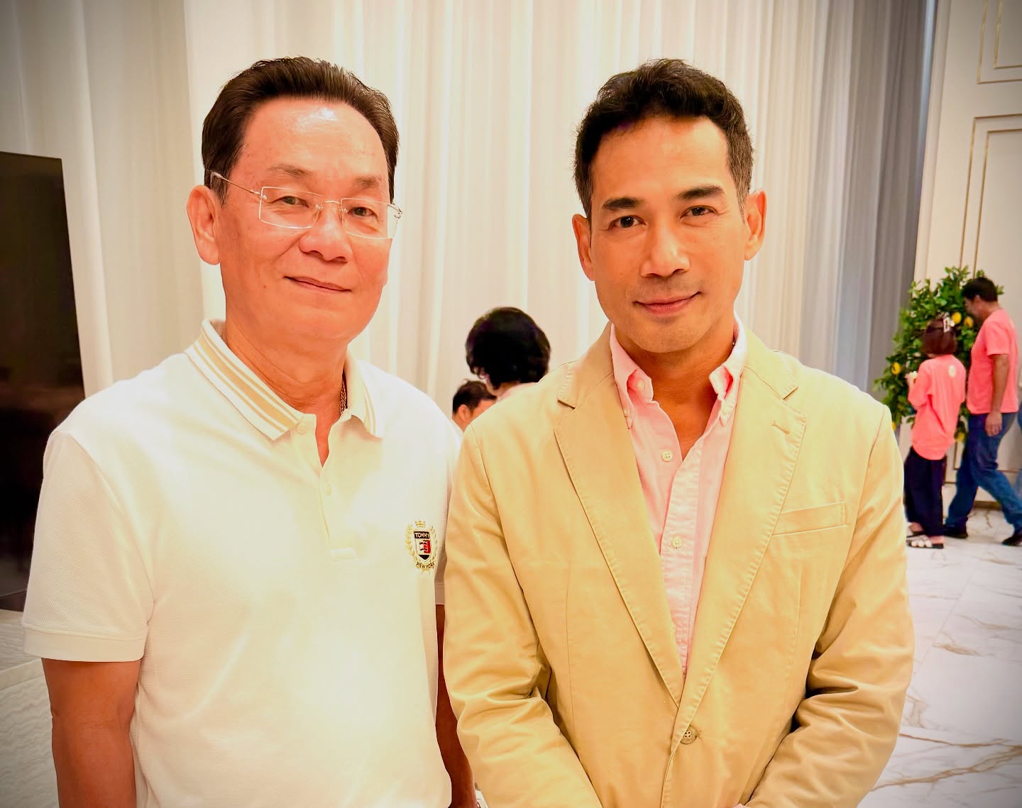 ตุ้ย - ธีรภัทร์ สัจจกุล