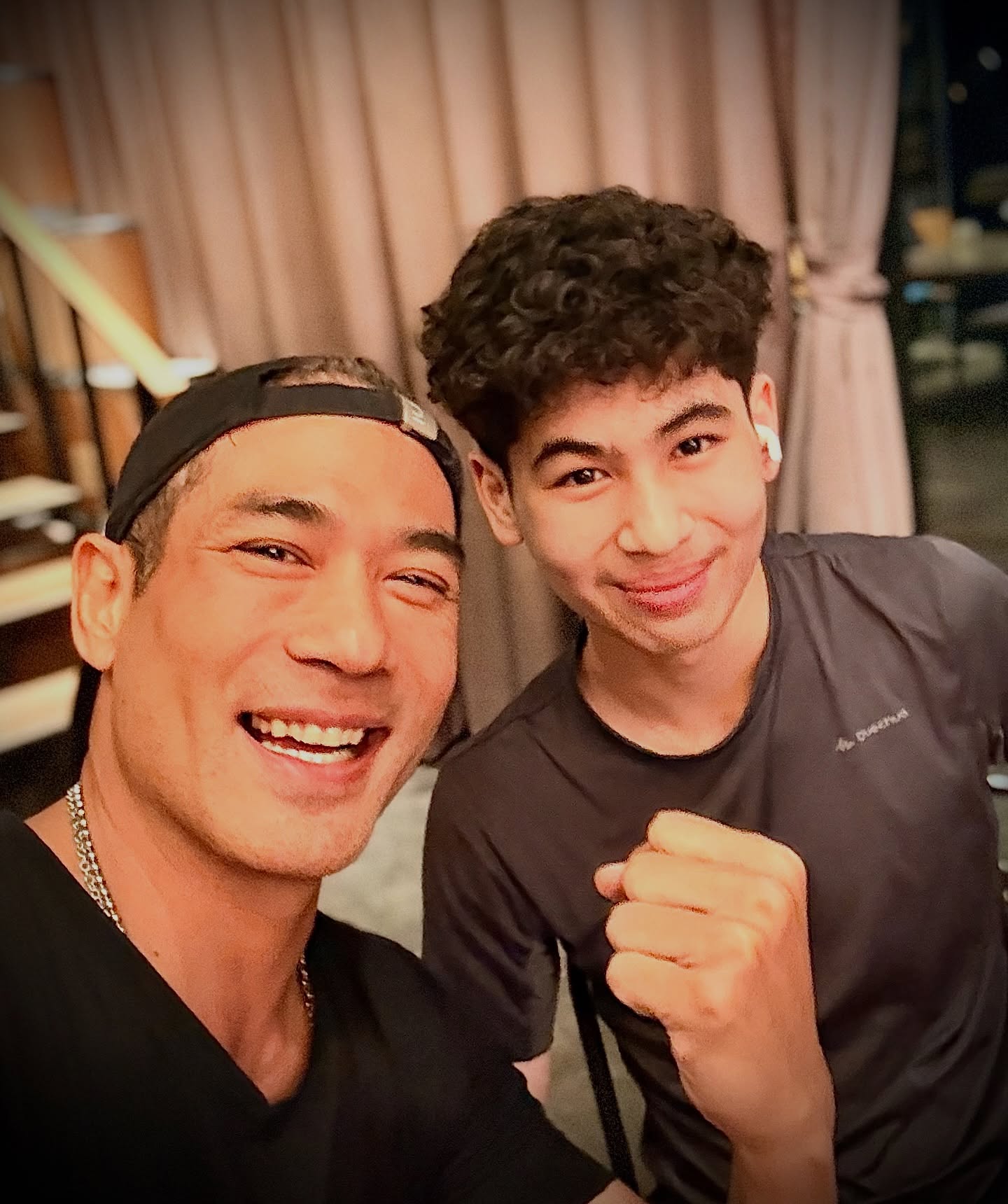 ตุ้ย - ธีรภัทร์ สัจจกุล