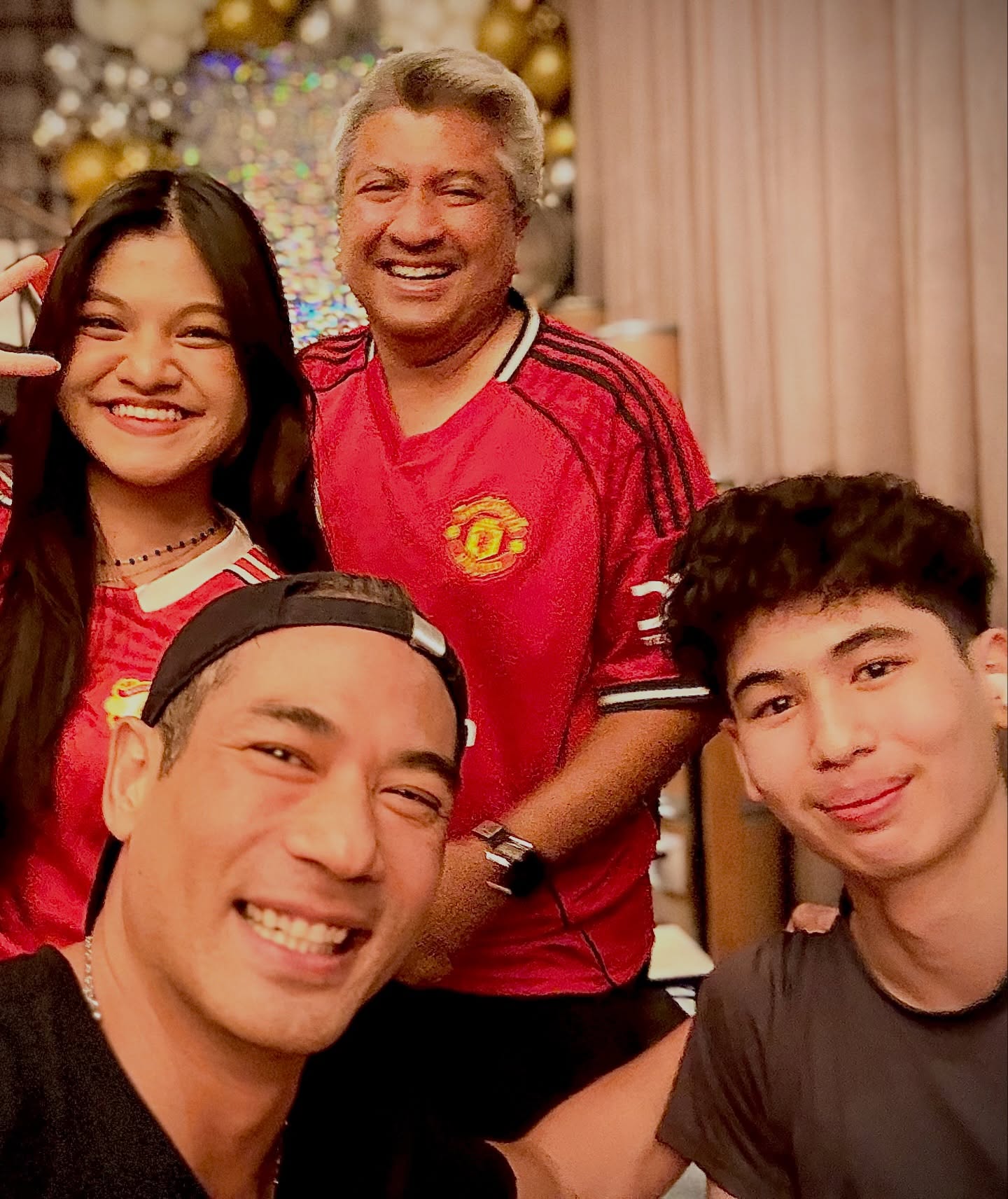 ตุ้ย - ธีรภัทร์ สัจจกุล