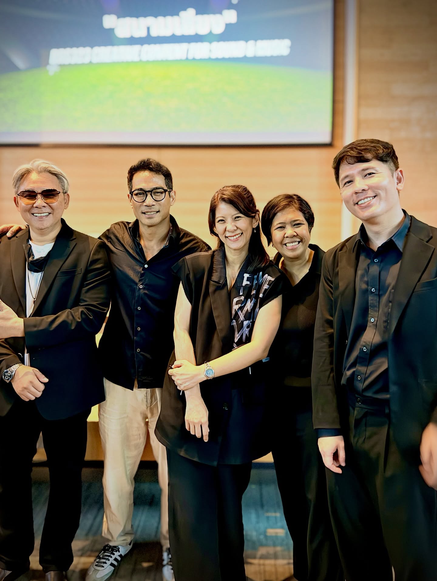 ตุ้ย - ธีรภัทร์ สัจจกุล