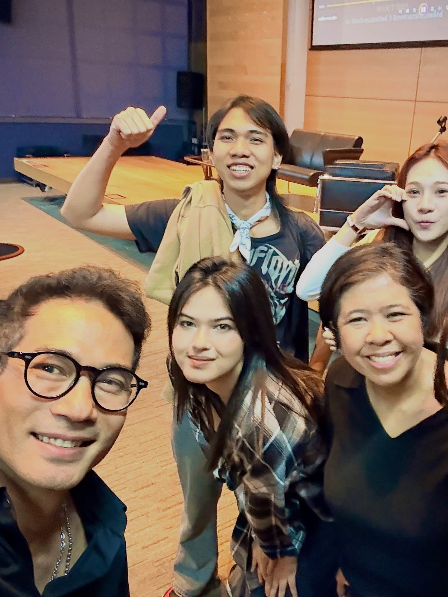 ตุ้ย - ธีรภัทร์ สัจจกุล