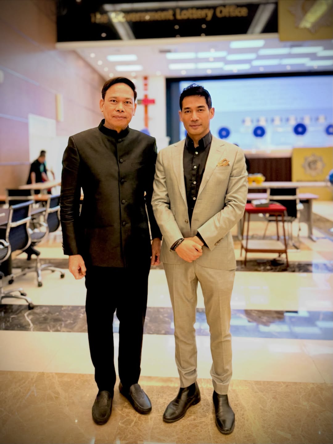 ตุ้ย - ธีรภัทร์ สัจจกุล