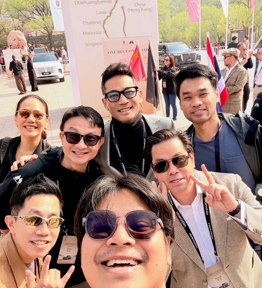 ตุ้ย - ธีรภัทร์ สัจจกุล