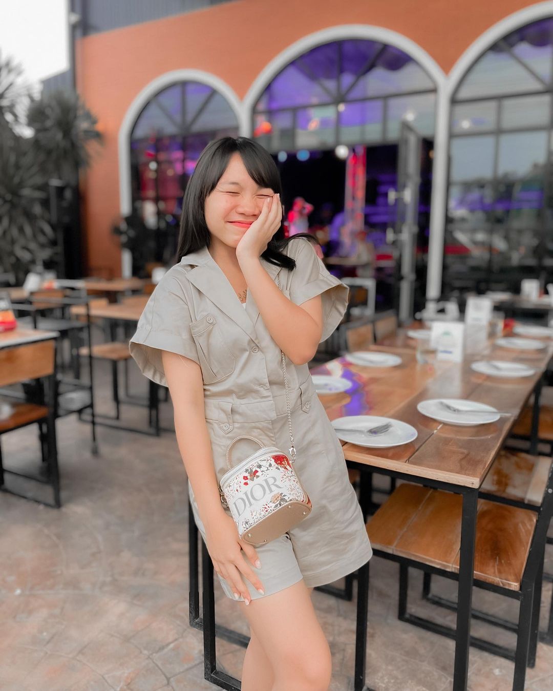 ลิลลี่ - นารีนาท เชื้อแหลม