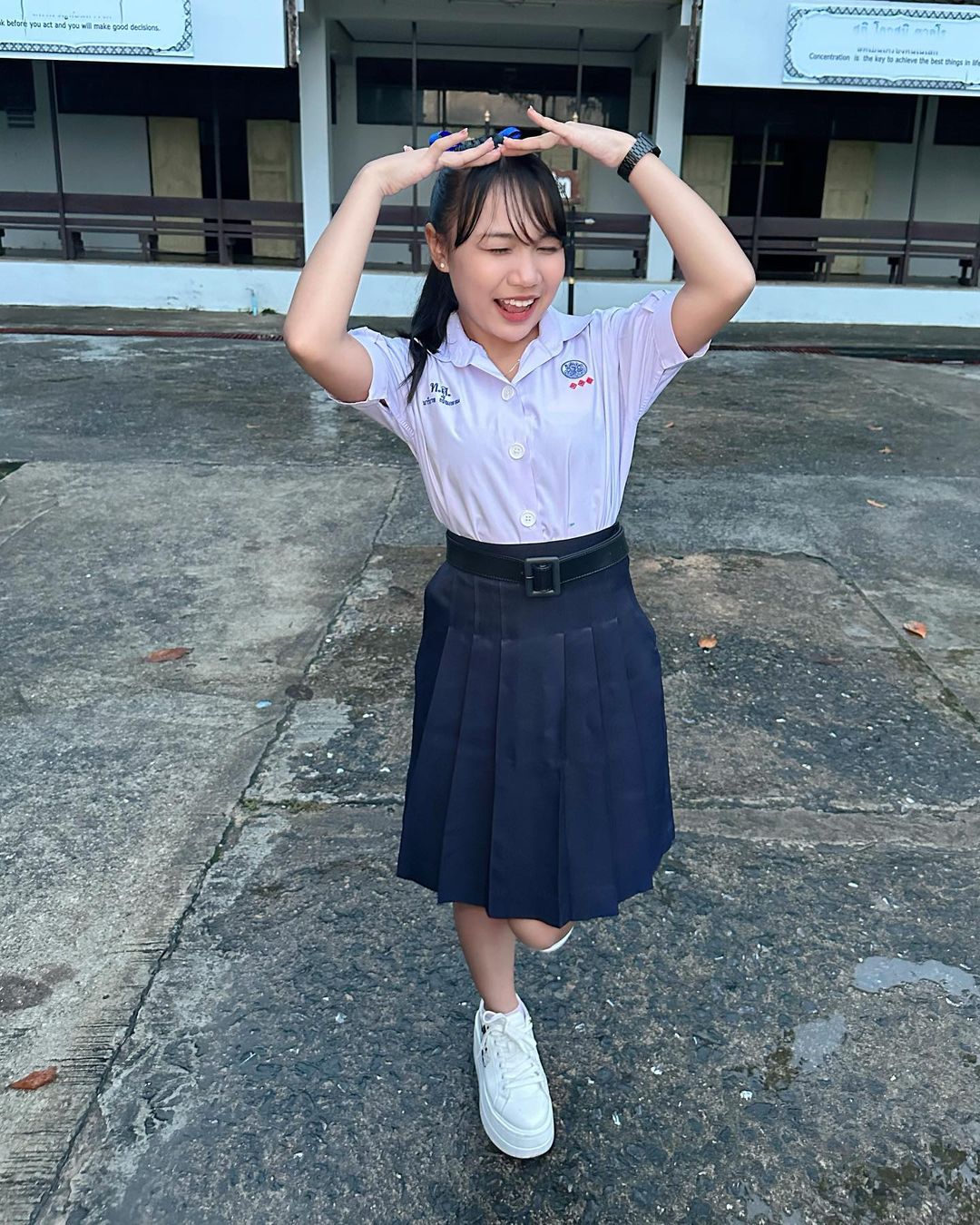 ลิลลี่ - นารีนาท เชื้อแหลม