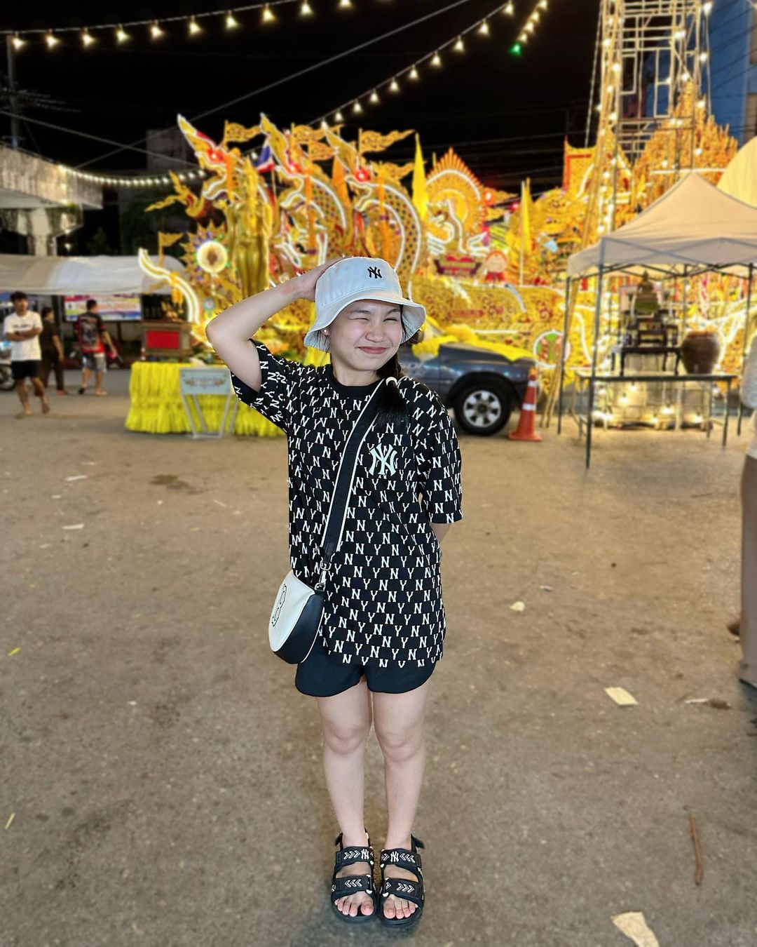 ลิลลี่ - นารีนาท เชื้อแหลม