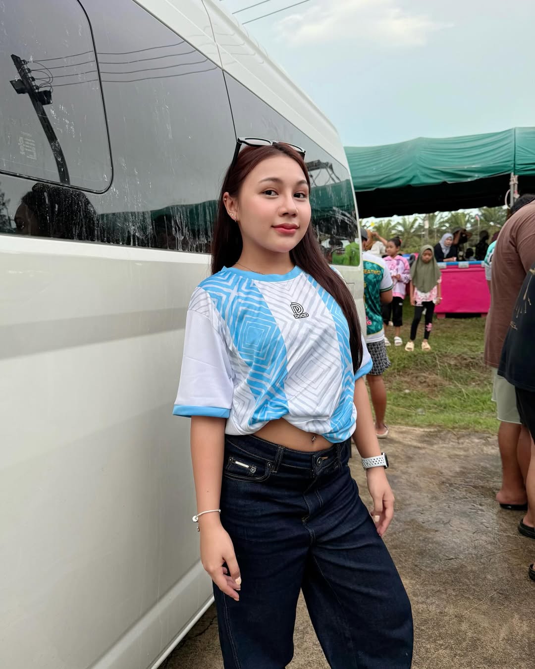ลิลลี่ - นารีนาท เชื้อแหลม
