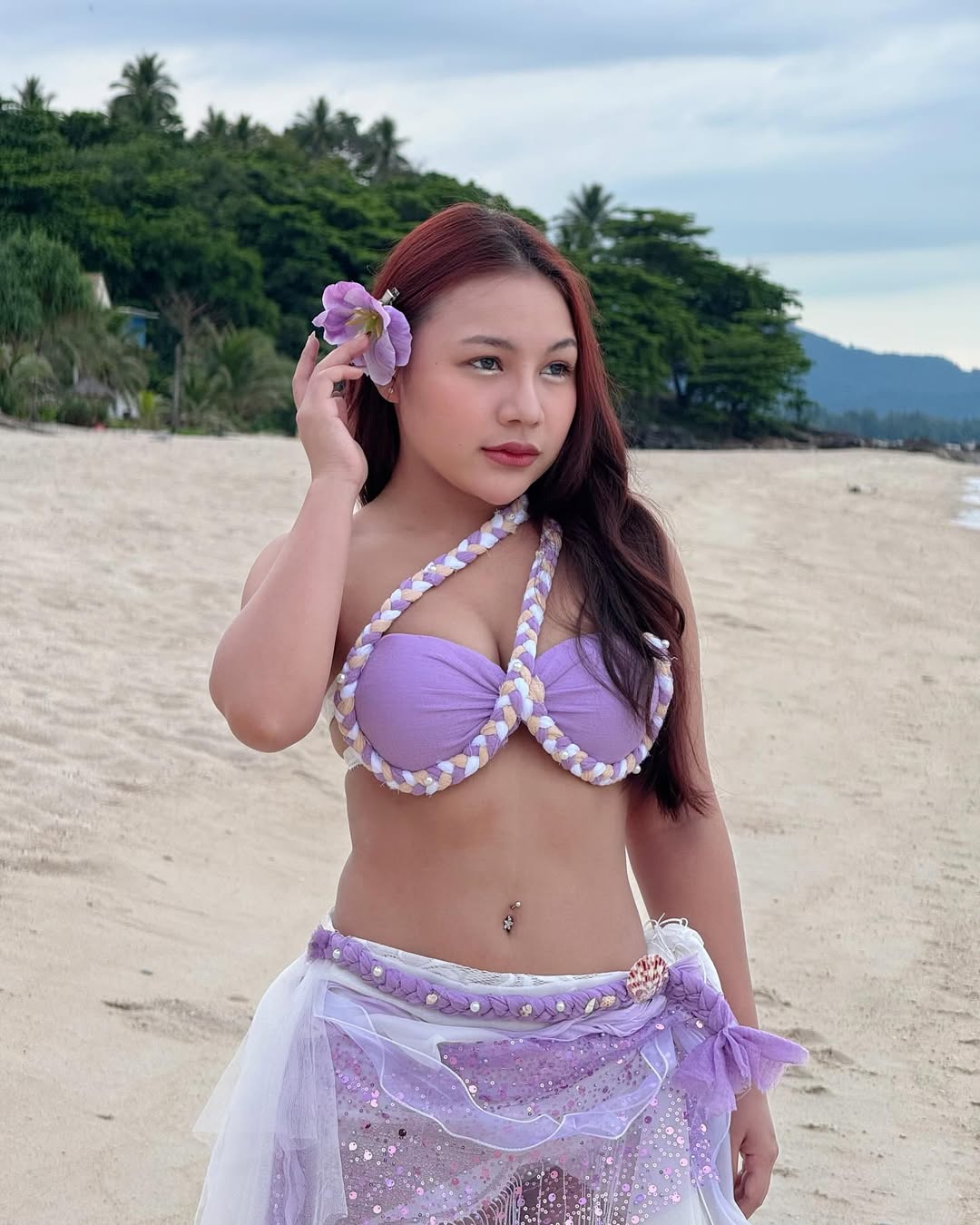 ลิลลี่ - นารีนาท เชื้อแหลม