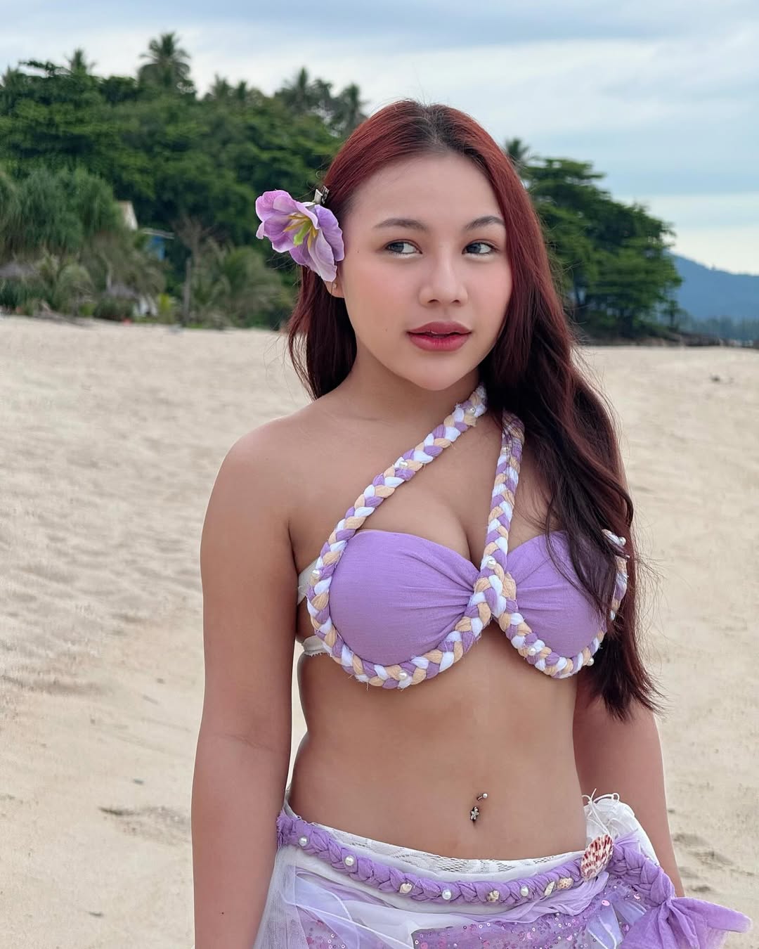 ลิลลี่ - นารีนาท เชื้อแหลม