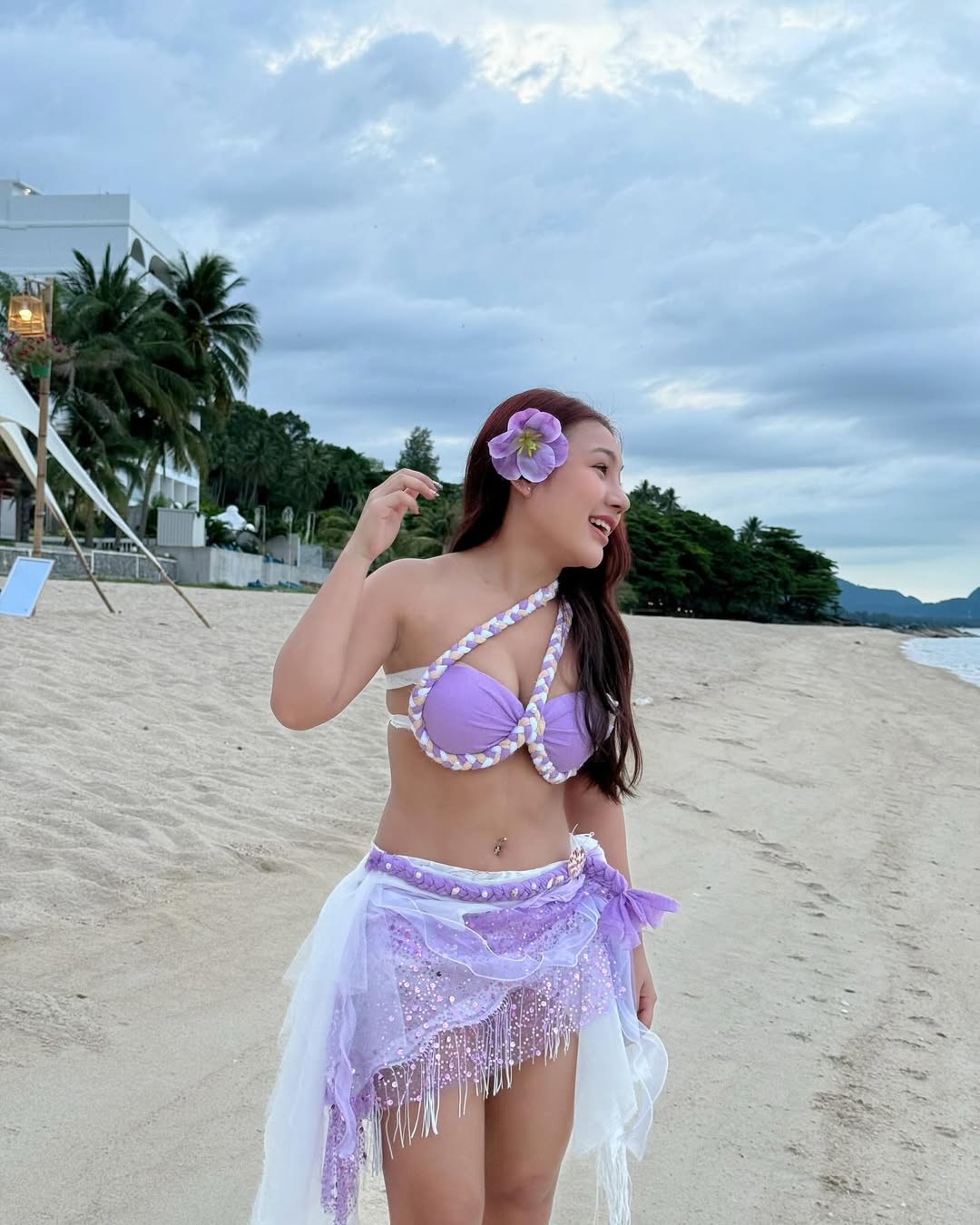 ลิลลี่ - นารีนาท เชื้อแหลม