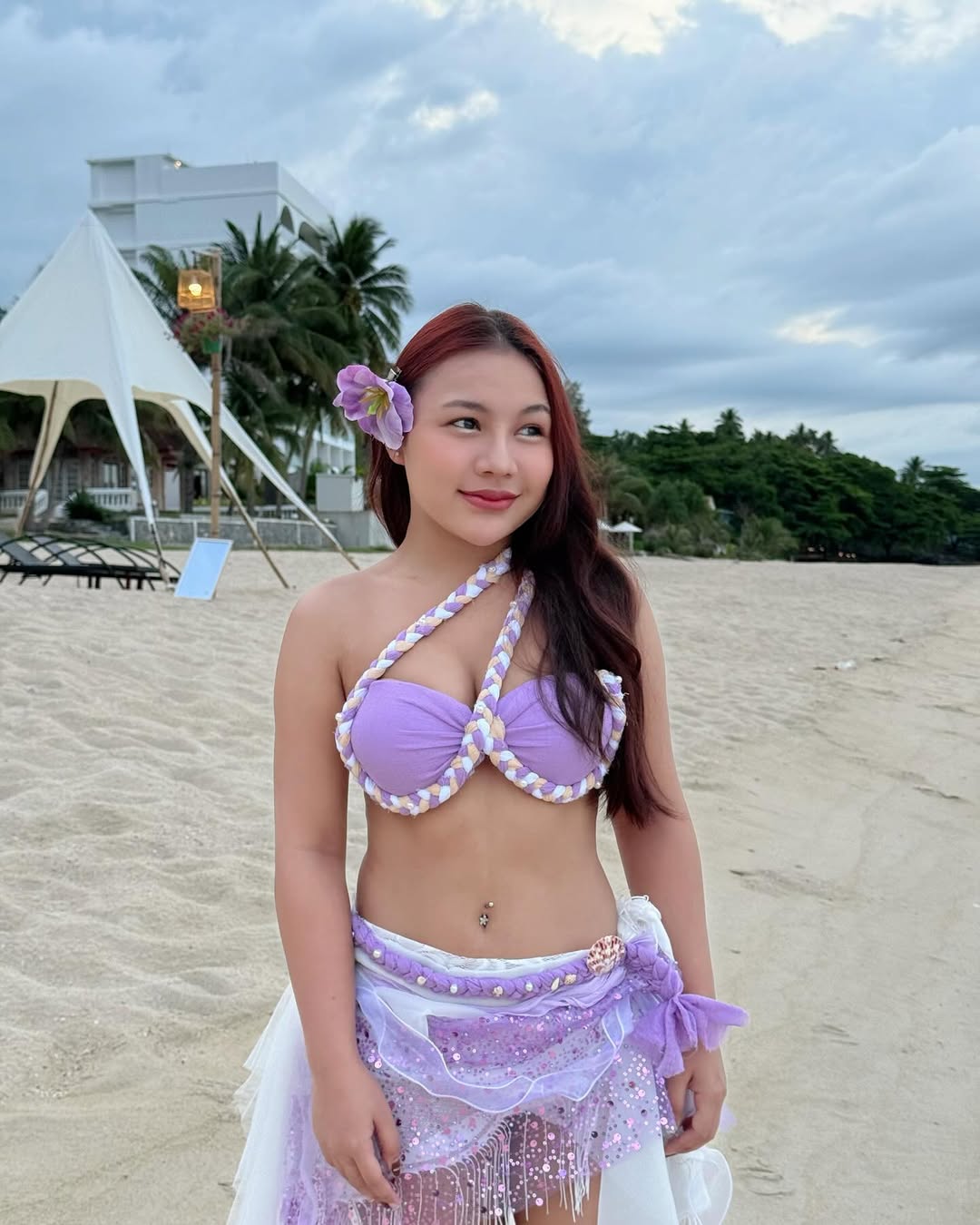 ลิลลี่ - นารีนาท เชื้อแหลม