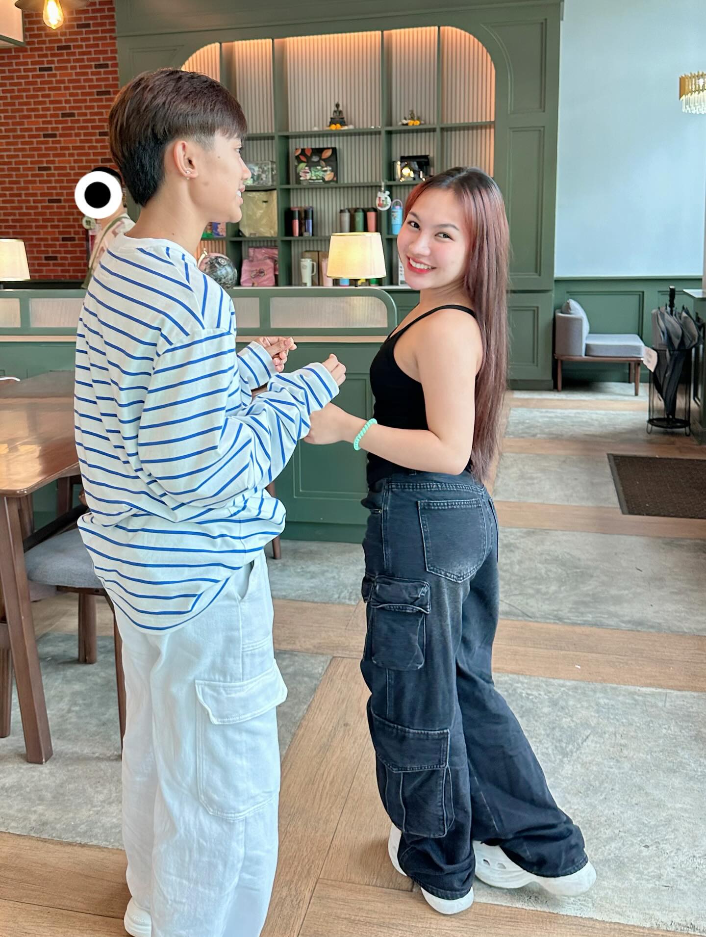ลิลลี่ - นารีนาท เชื้อแหลม
