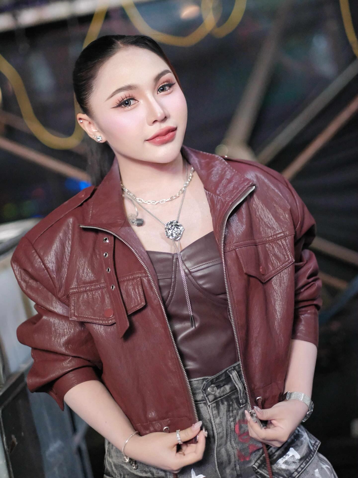 ลิลลี่ - นารีนาท เชื้อแหลม