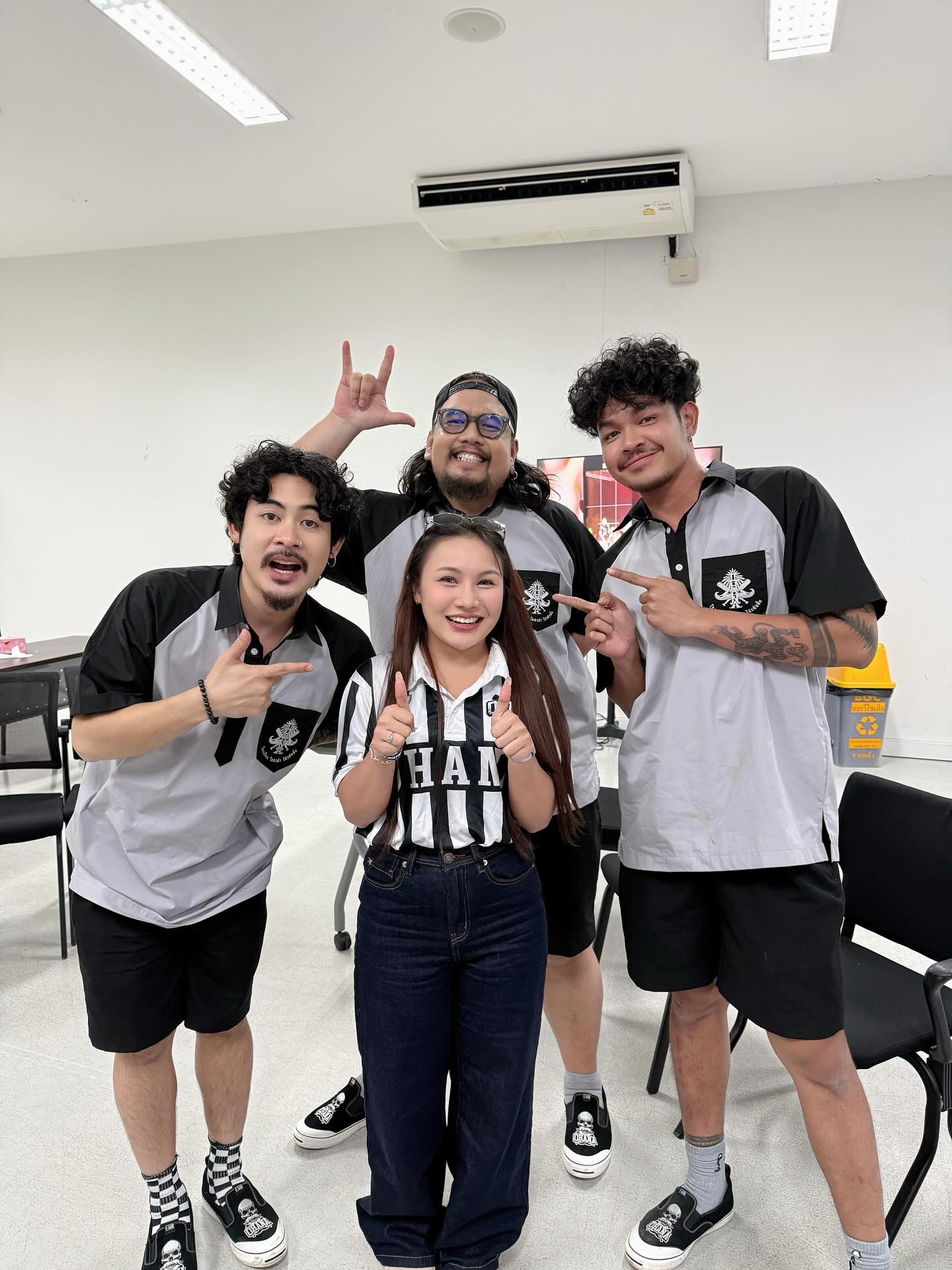 ลิลลี่ - นารีนาท เชื้อแหลม