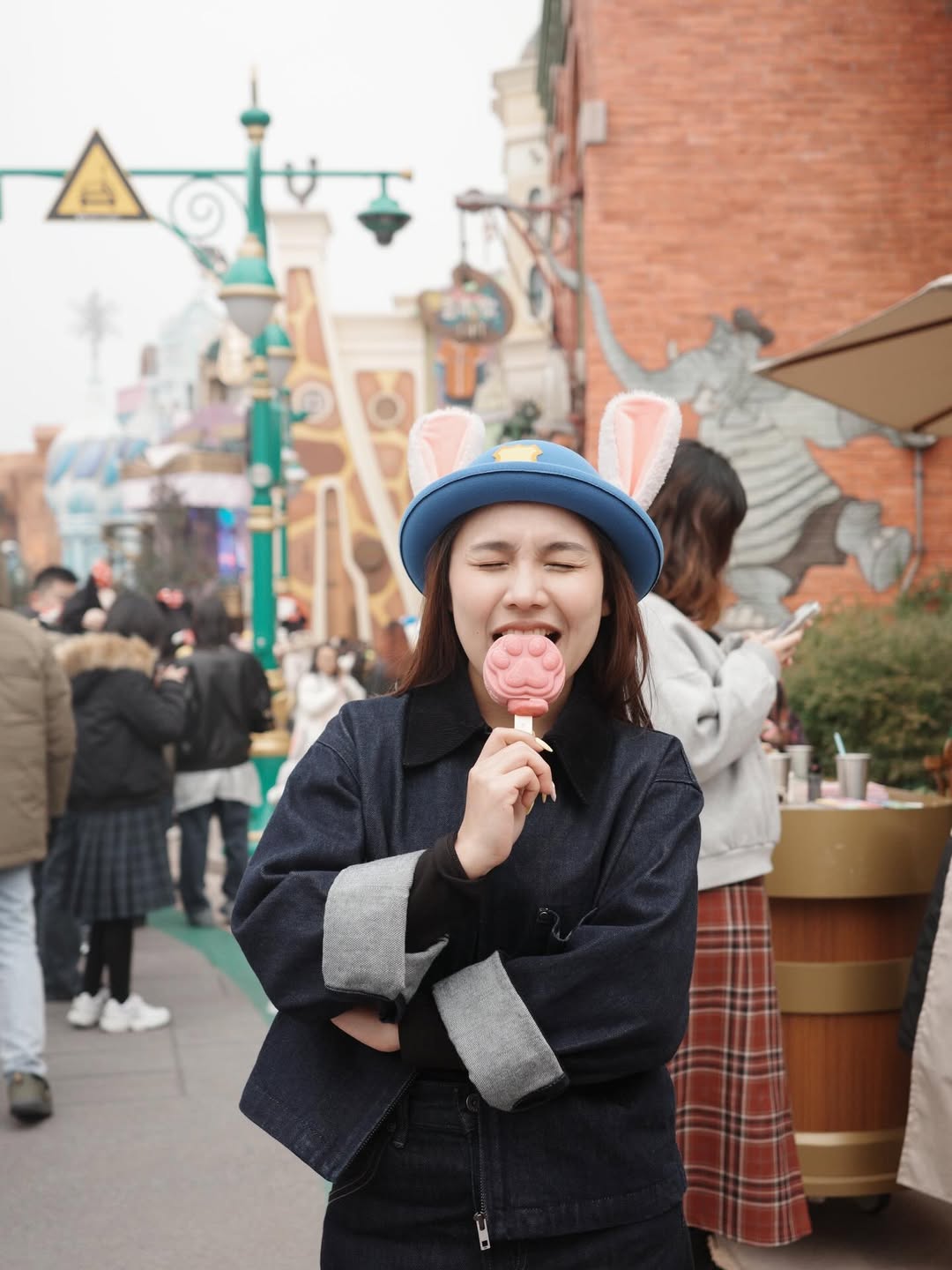 ลิลลี่ - นารีนาท เชื้อแหลม