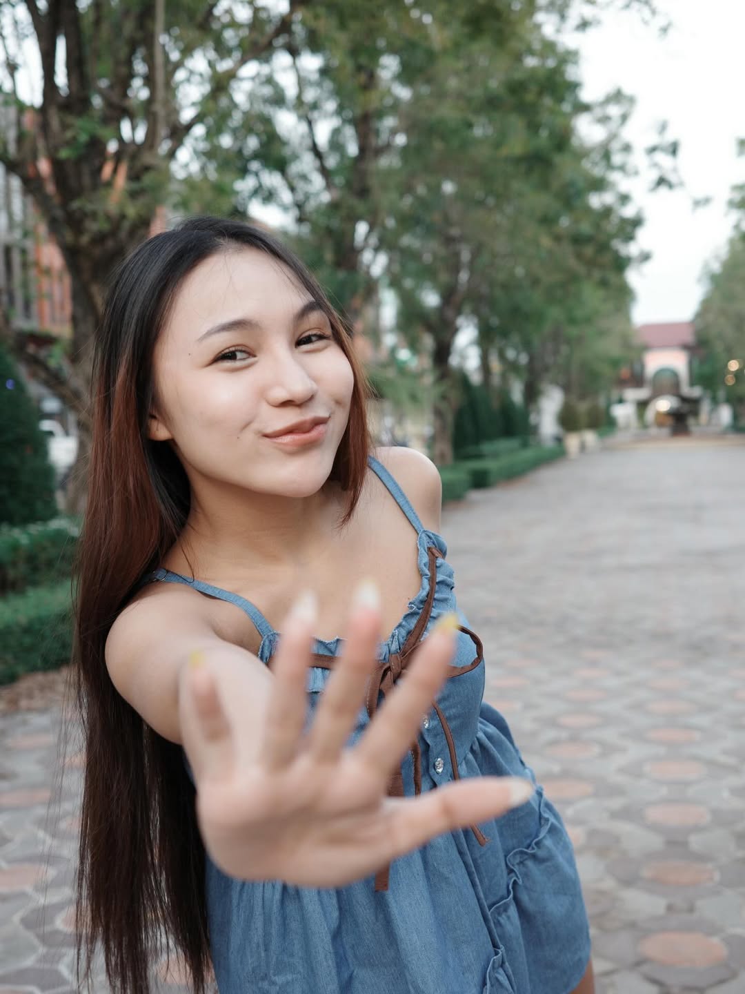 ลิลลี่ - นารีนาท เชื้อแหลม