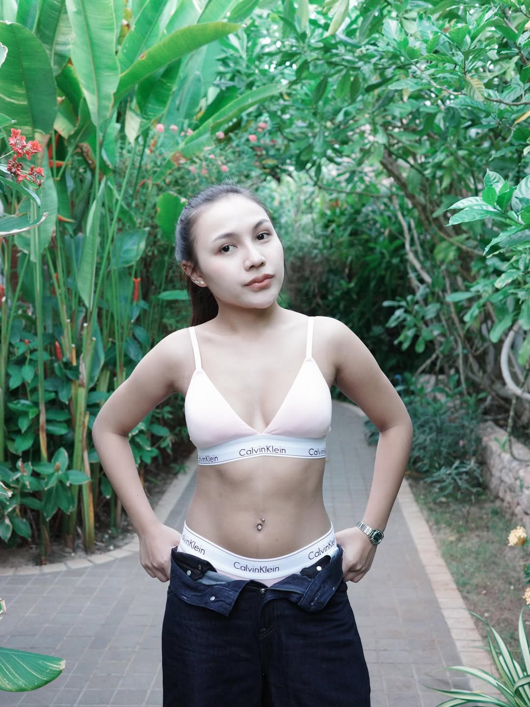 ลิลลี่ - นารีนาท เชื้อแหลม