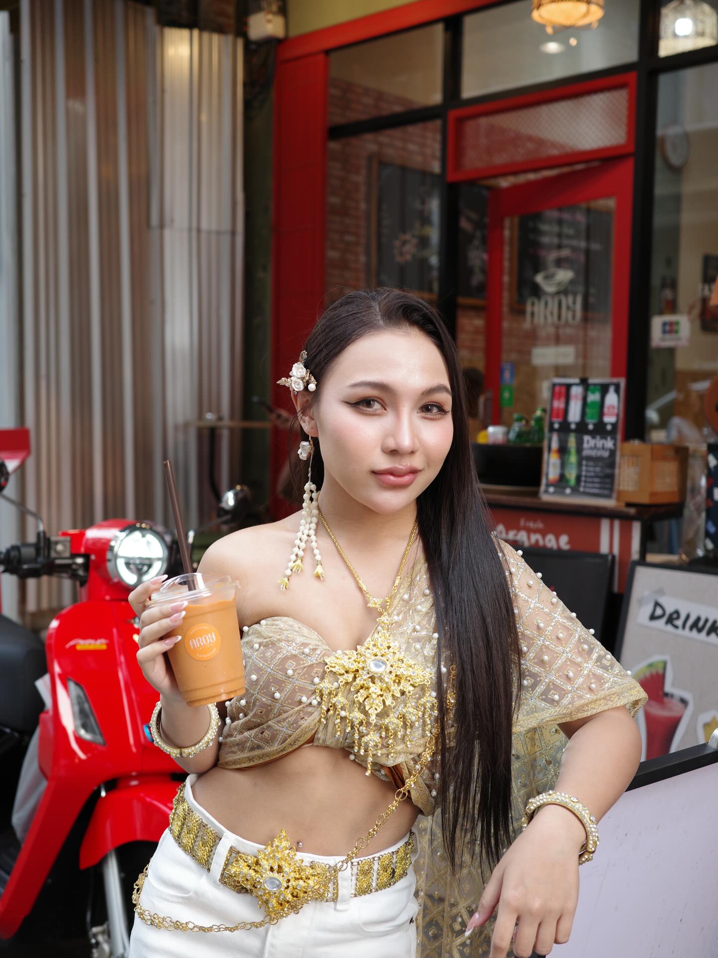 ลิลลี่ - นารีนาท เชื้อแหลม