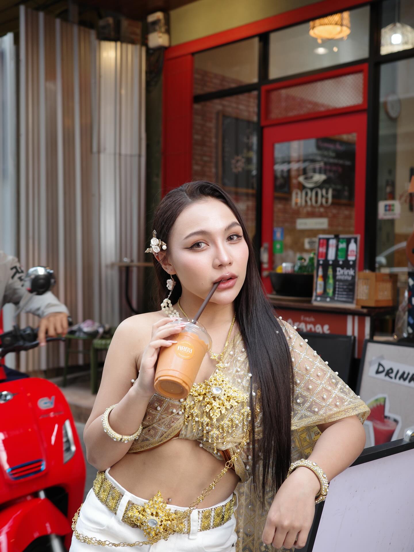 ลิลลี่ - นารีนาท เชื้อแหลม